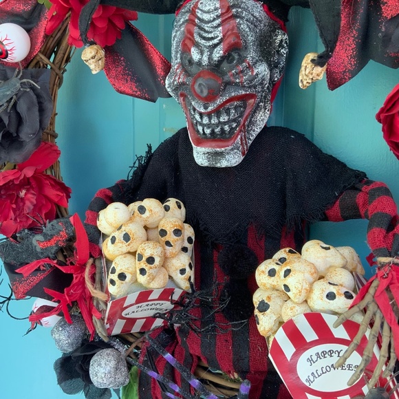 Halloween Wreath - Picture 2 of 3